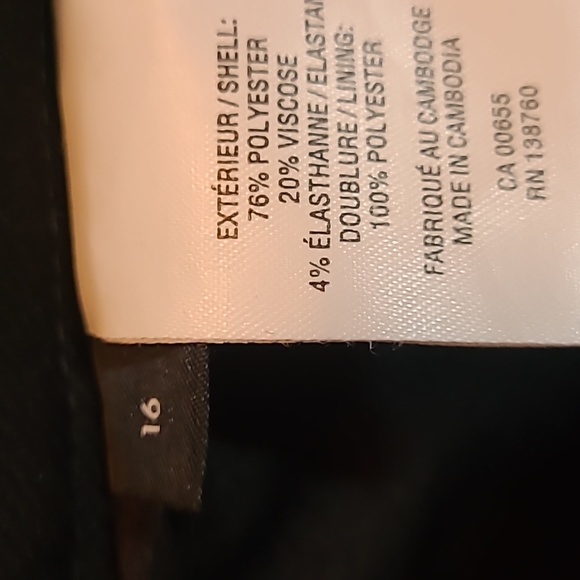 Black Reitmans 6 - faux-button miniskirt size 16 - Picture 6 of 7